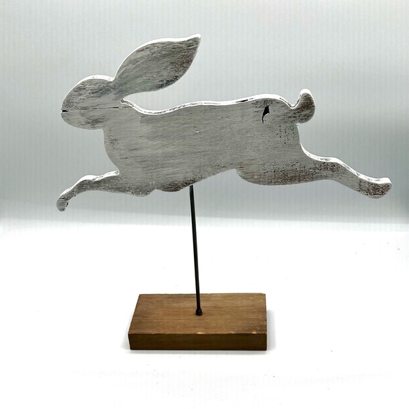 Distressed Wood Bunny on Post - Picture 9 of 15